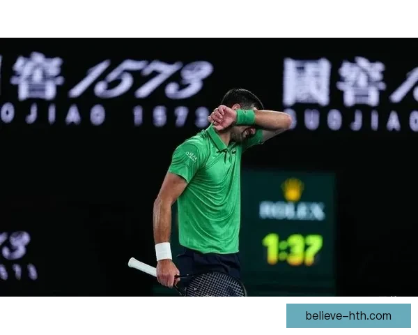 澳网焦点对决德约科维奇五盘逆转强势挺进四强再次证明王者实力