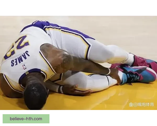 湖人队宣布詹姆斯将缺席未来几场比赛，原因是脚踝受伤恢复中