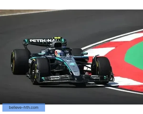 F1赛季最新战报解析各车队实力对比与赛程展望